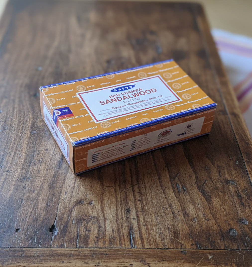 INCIENSO SATYA NAG CHAMPA SANDALWOOD